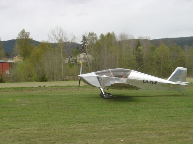 F�rste landing: Kai Lyche med LN-YKE