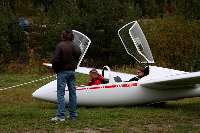 Ulrica og Maria gj�r seg klare