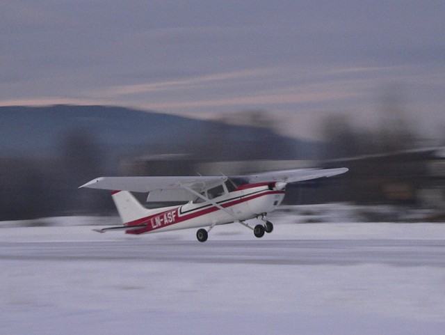 Landing p� bane 10. Ingen kan klage p� trepunktslanding her!