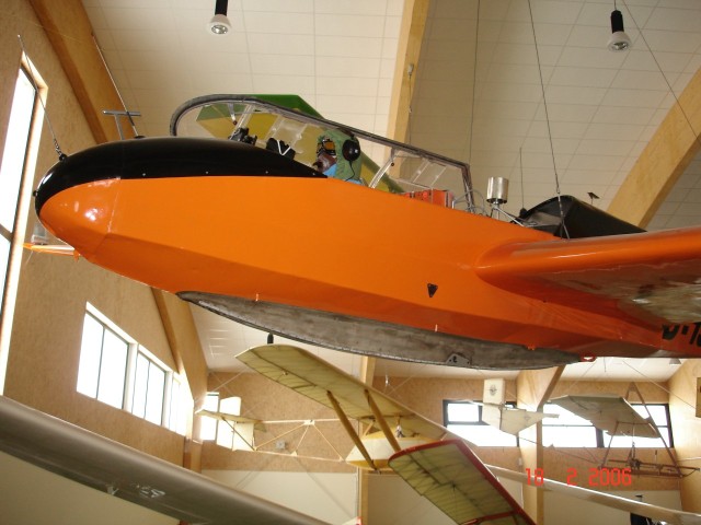 En Kranich III utstyrt for h�ydeflyging.